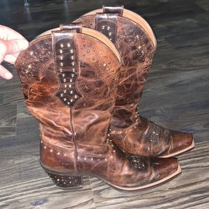 Leather Ariat jeweled cowboy boots 9.5B (fits like a 8.5)